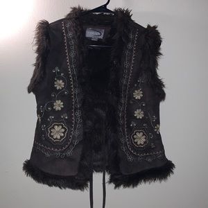 Lovely brown Rave vest lined with fur